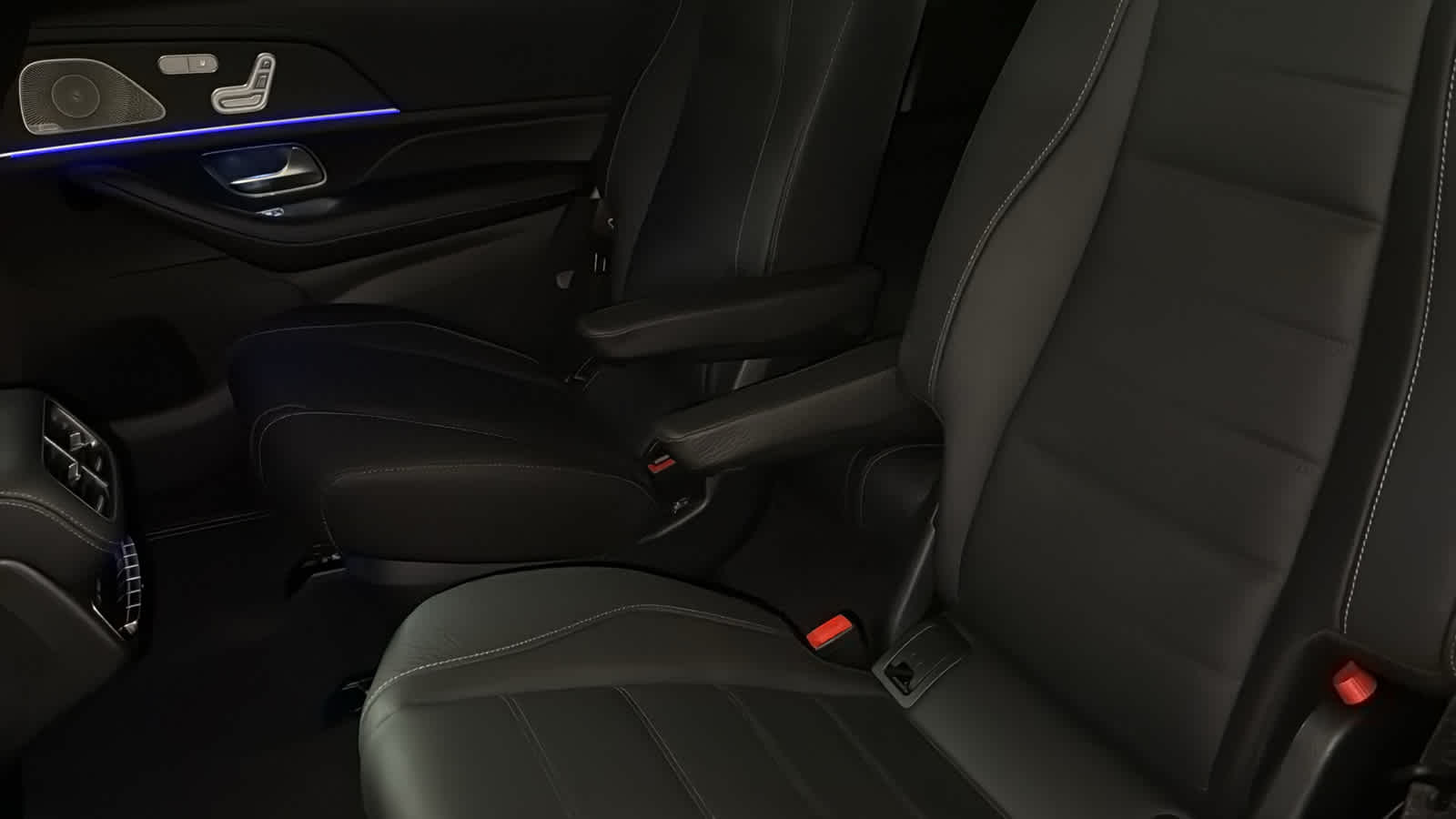 Thumbnail: 2026 Mercedes-Benz GLS - 29