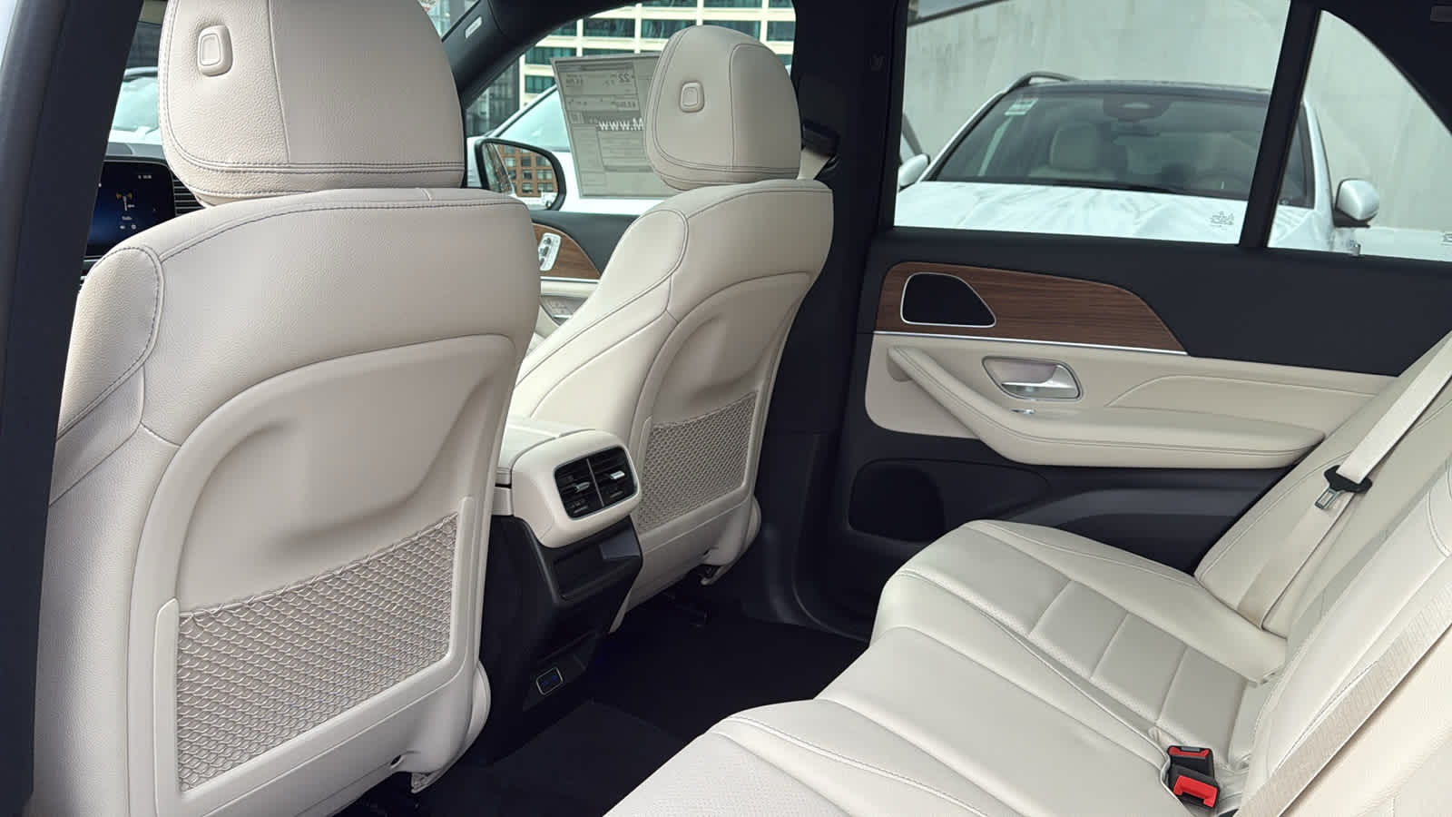 Thumbnail: 2026 Mercedes-Benz GLE - 29