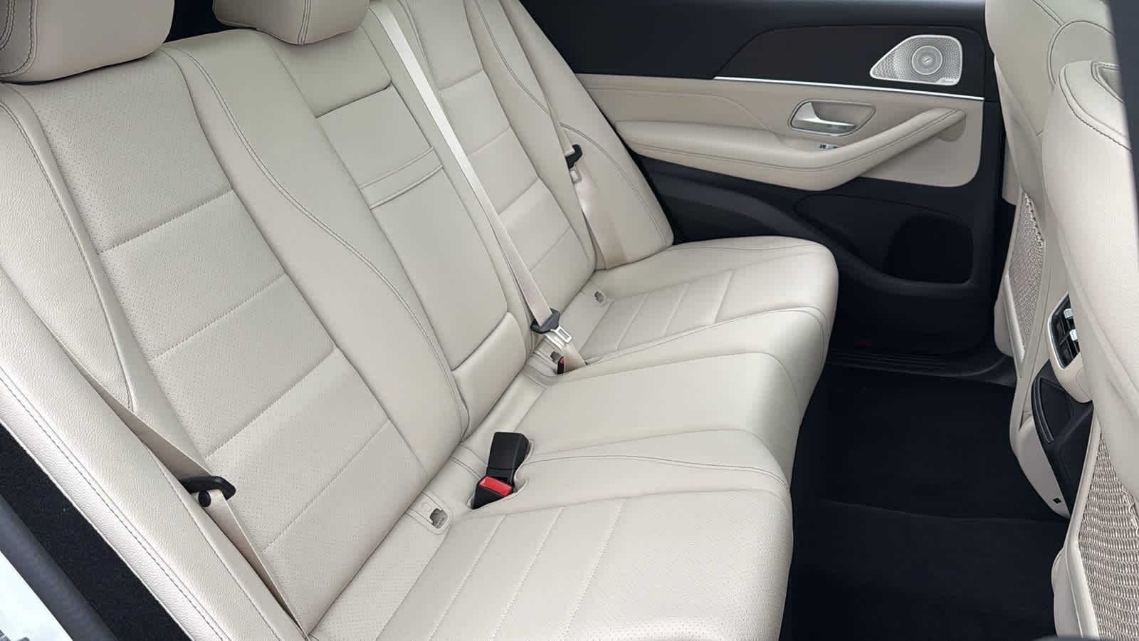 Thumbnail: 2026 Mercedes-Benz GLE - 36