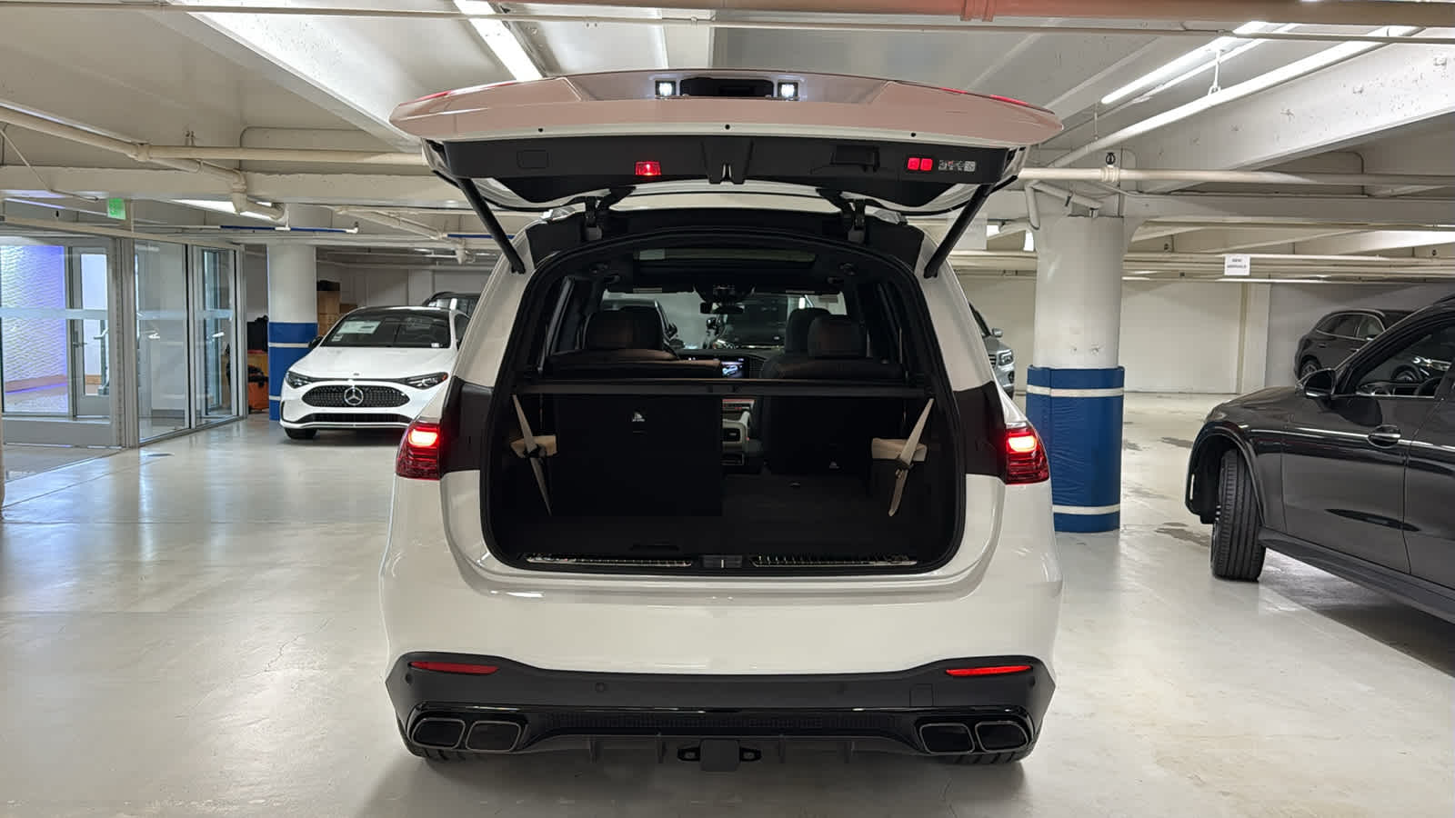 Thumbnail: 2026 Mercedes-Benz GL-Class - 8