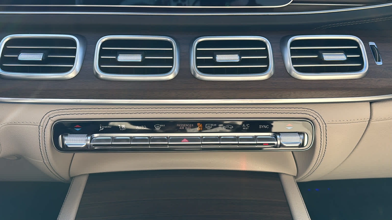 Thumbnail: 2026 Mercedes-Benz GLE - 23