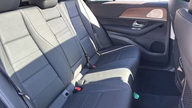 Thumbnail: 2025 Mercedes-Benz GLE - 35