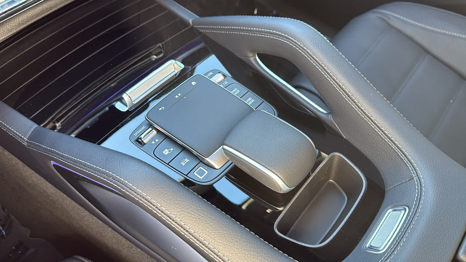 Thumbnail: 2026 Mercedes-Benz GLE - 24