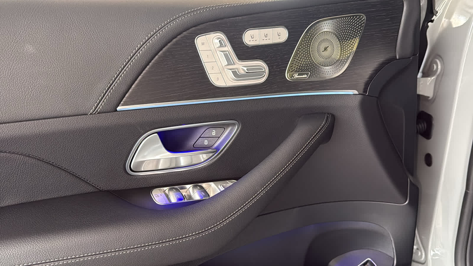 Thumbnail: 2026 Mercedes-Benz GLE - 16