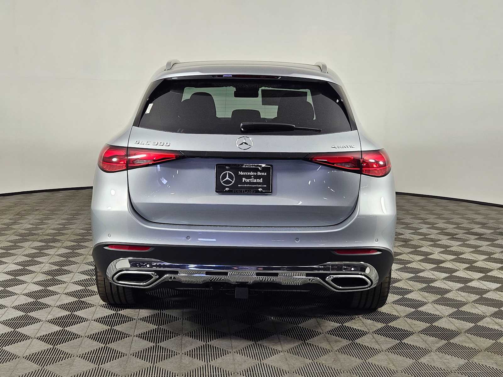 2025 Mercedes-Benz GLC 300 4