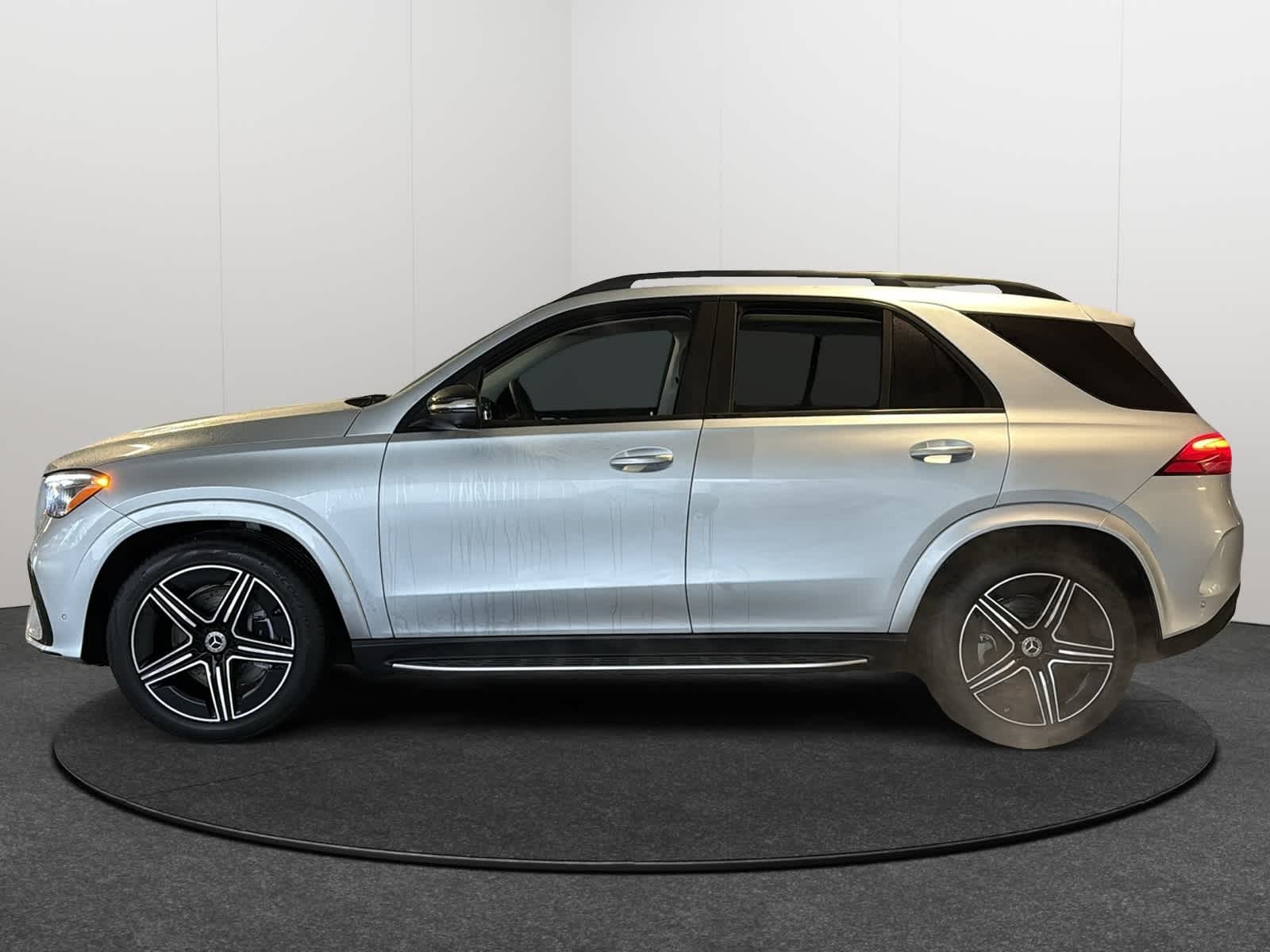 Thumbnail: 2026 Mercedes-Benz GLE - 3