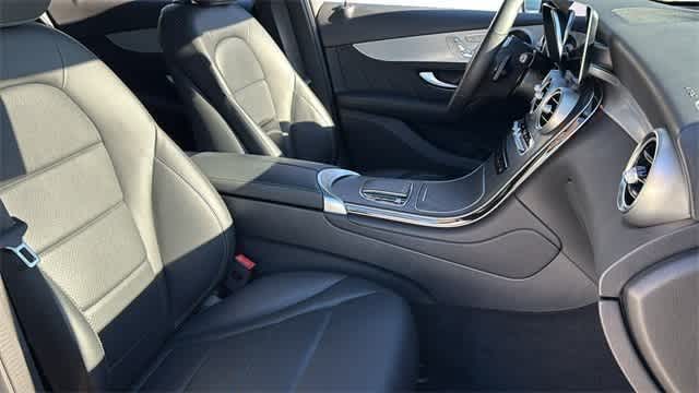 Thumbnail: 2022 Mercedes-Benz GLC - 35