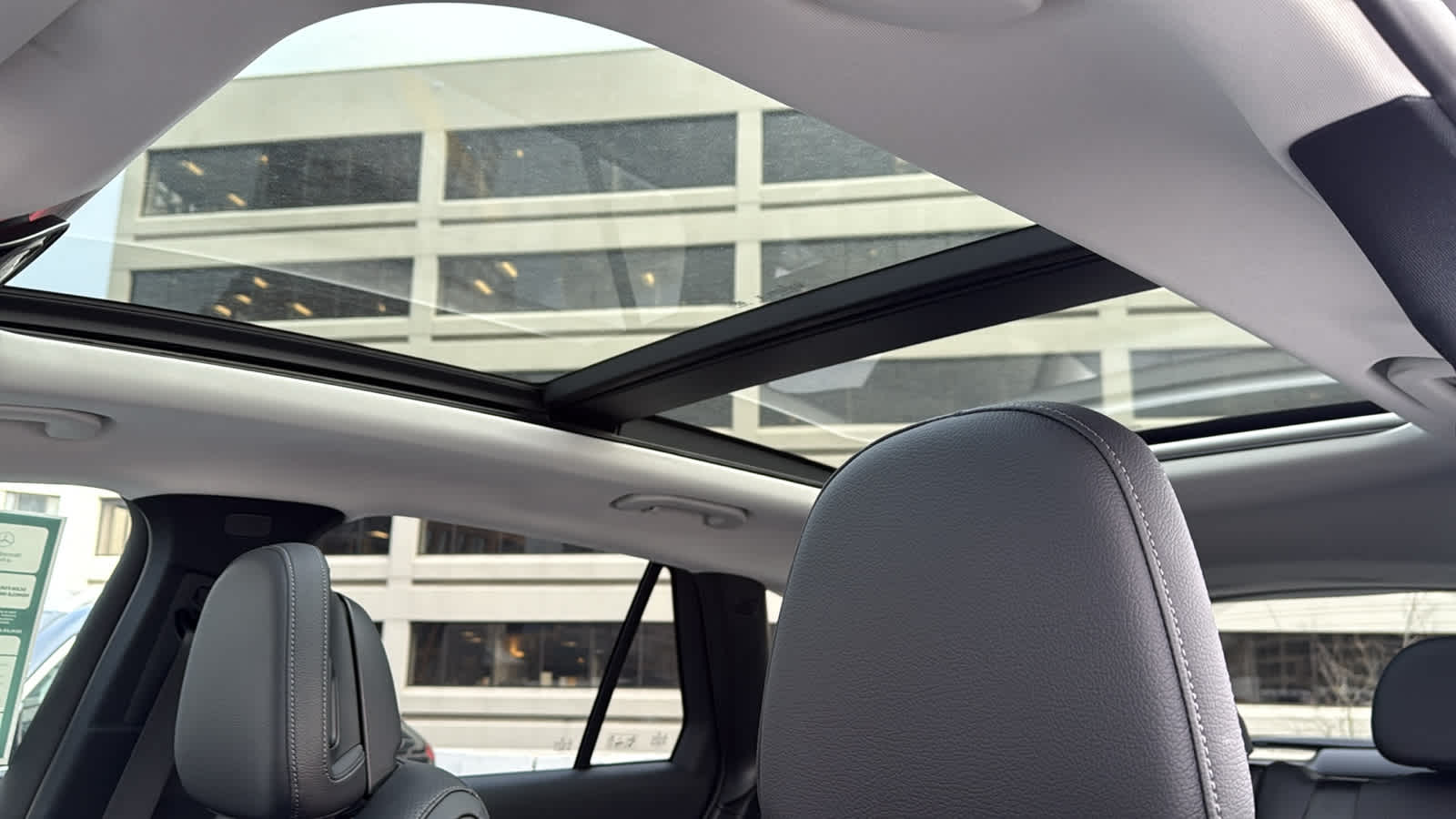 Thumbnail: 2025 Mercedes-Benz GLC - 24