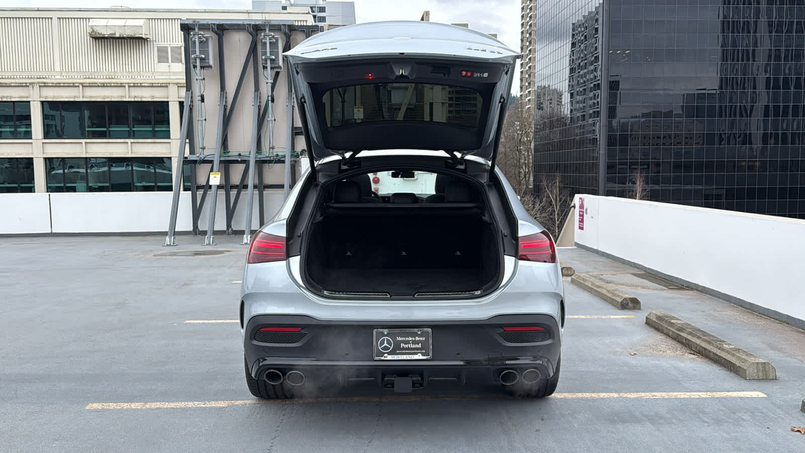 Thumbnail: 2026 Mercedes-Benz GLE - 8