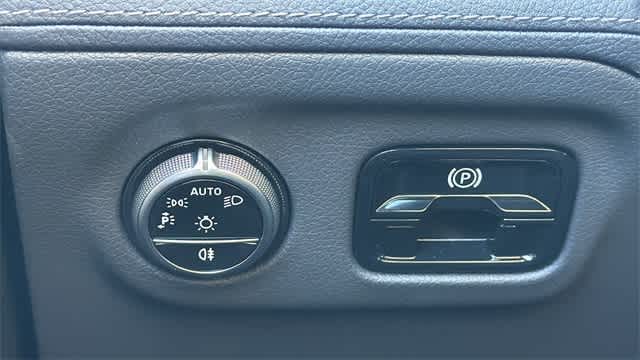 Thumbnail: 2025 Mercedes-Benz EQE - 17