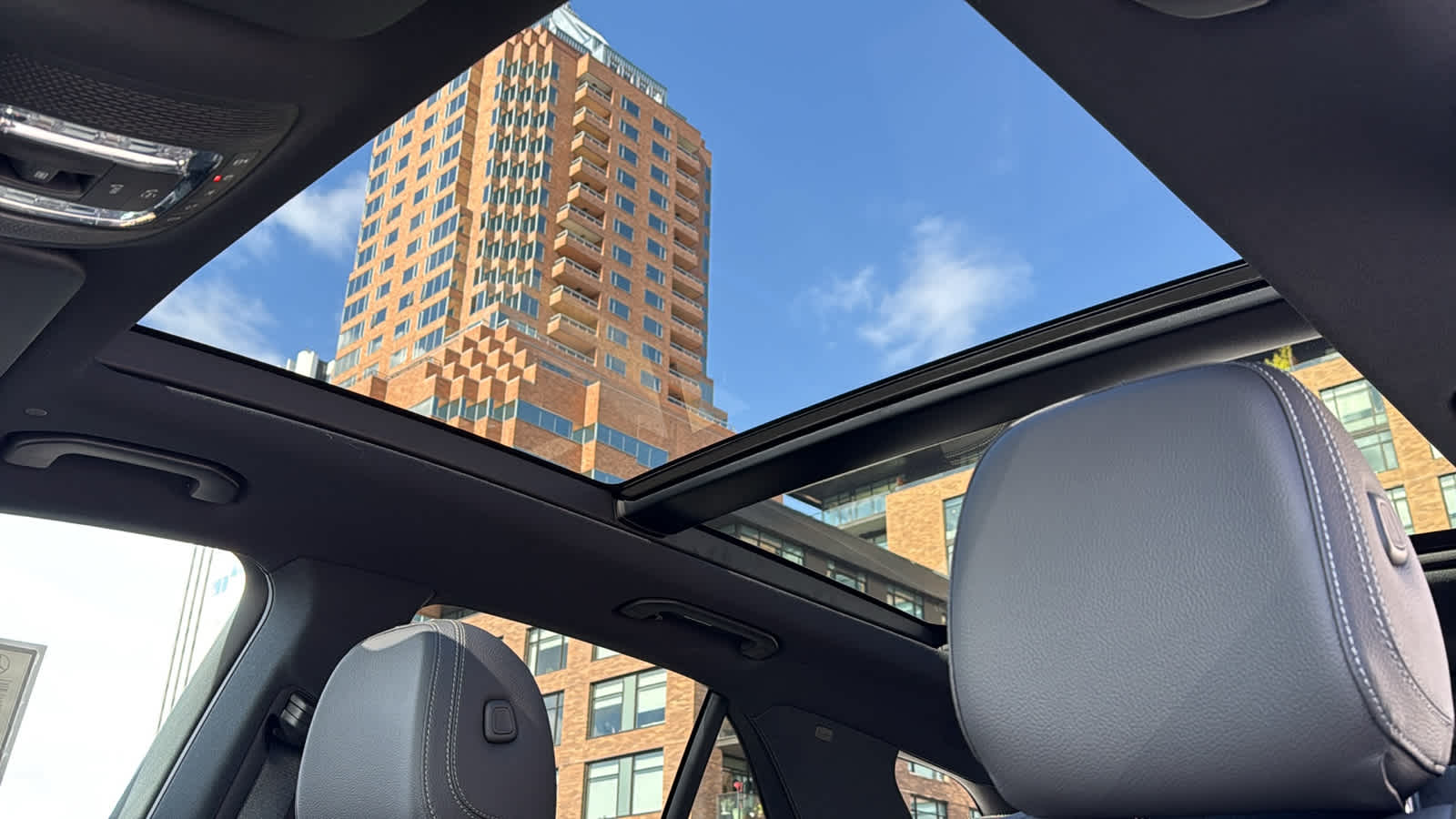 Thumbnail: 2026 Mercedes-Benz GLE - 27