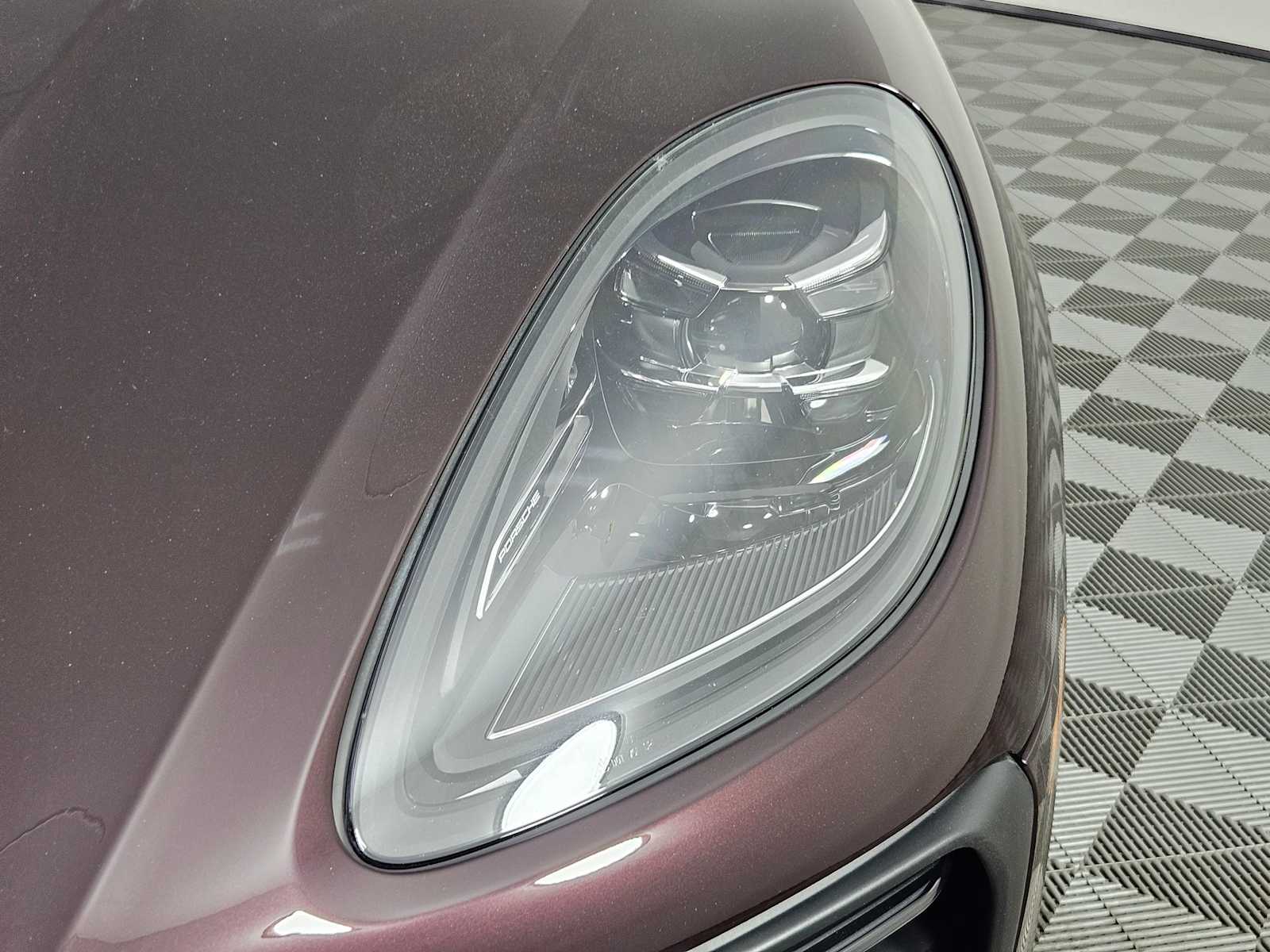 Thumbnail: 2023 Porsche Macan - 9