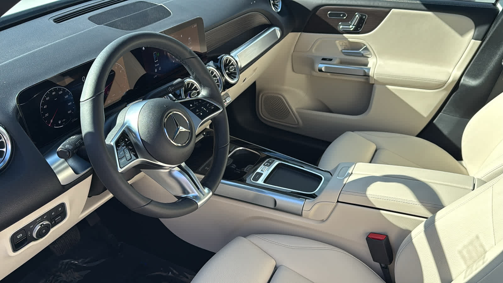 Thumbnail: 2025 Mercedes-Benz GLB - 41