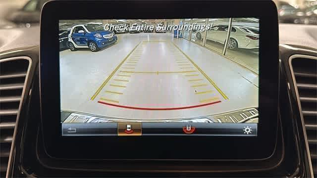 Thumbnail: 2016 Mercedes-Benz GLE - 21