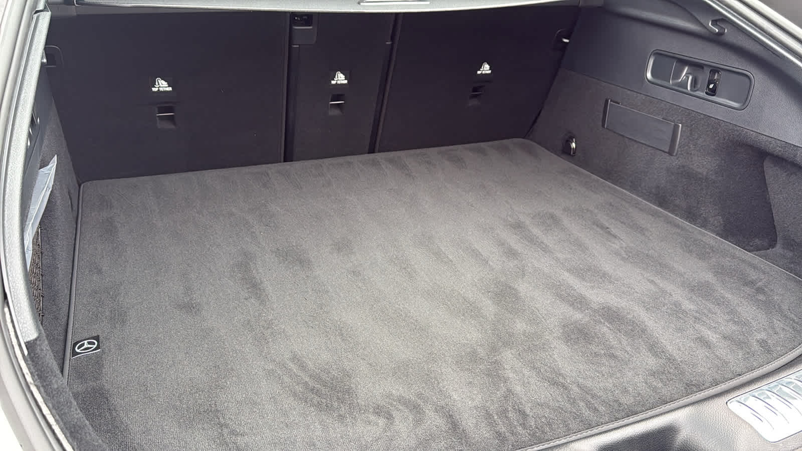 Thumbnail: 2025 Mercedes-Benz GL-Class - 32