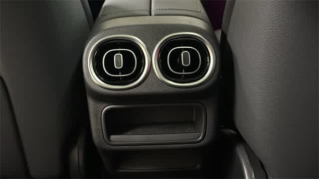 Thumbnail: 2025 Mercedes-Benz GLC - 28