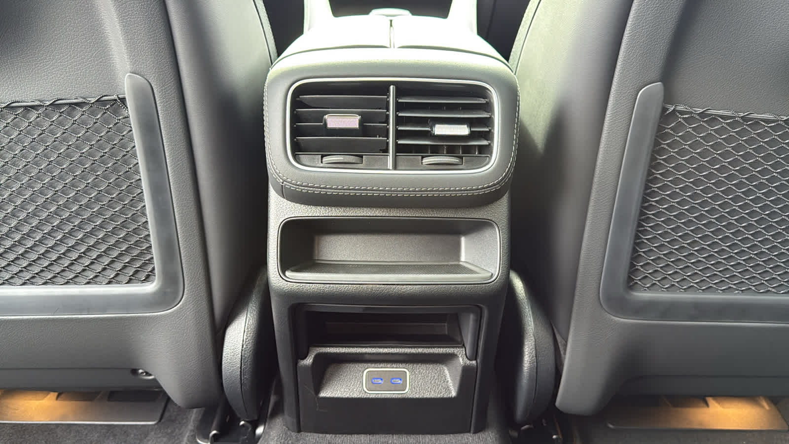 Thumbnail: 2026 Mercedes-Benz GL-Class - 29