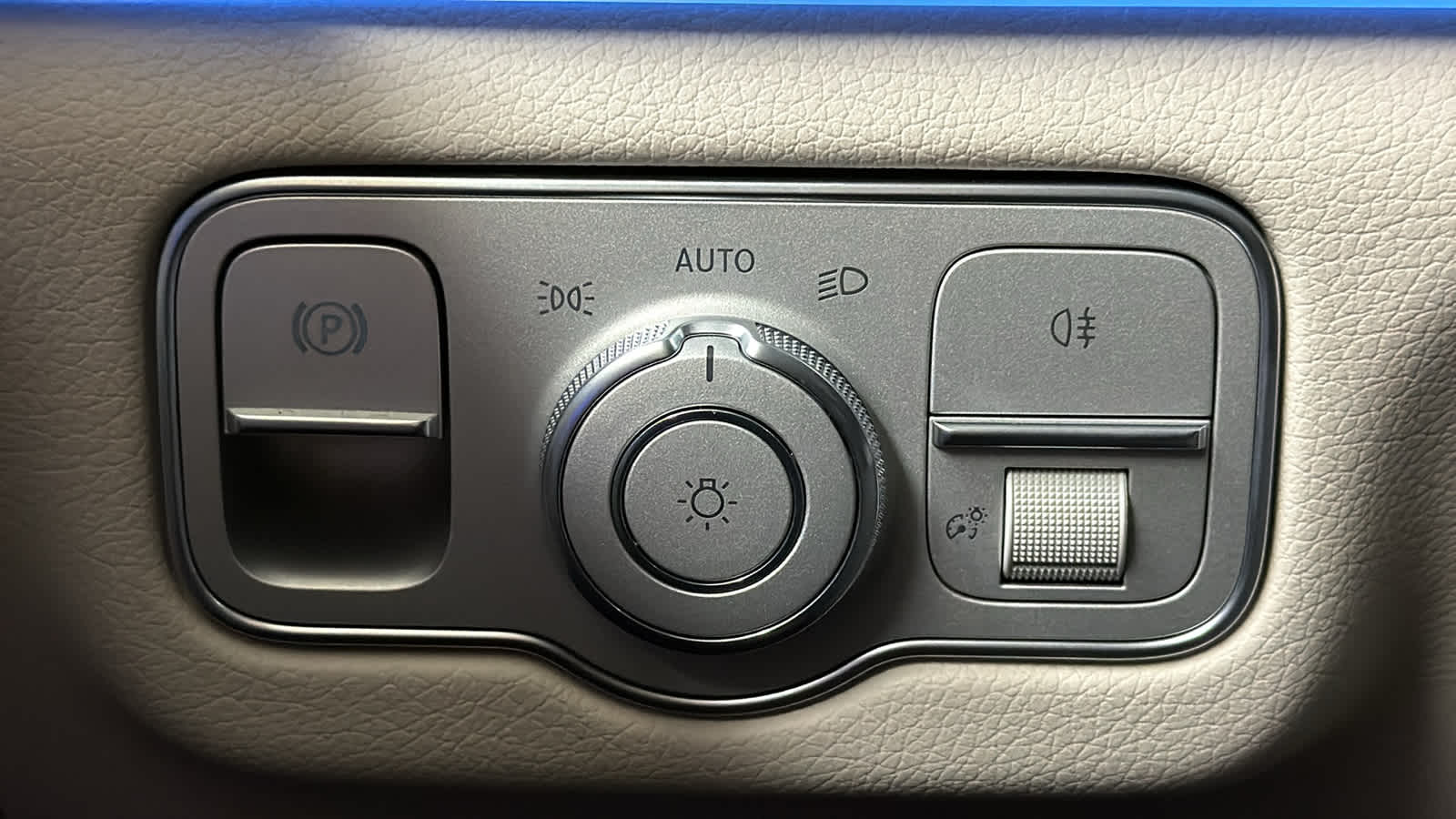 Thumbnail: 2026 Mercedes-Benz GLE - 19