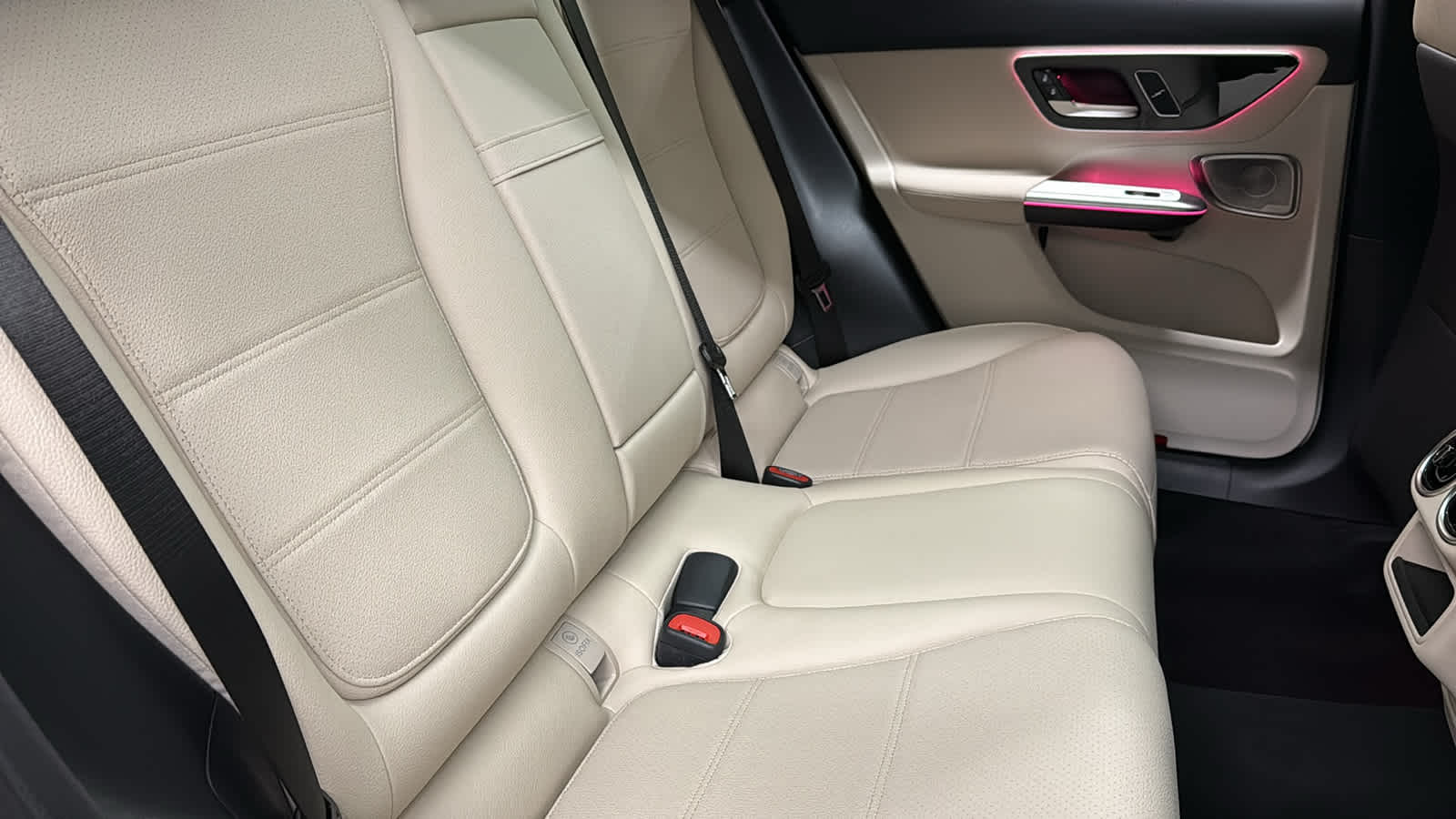 Thumbnail: 2026 Mercedes-Benz GLC - 33