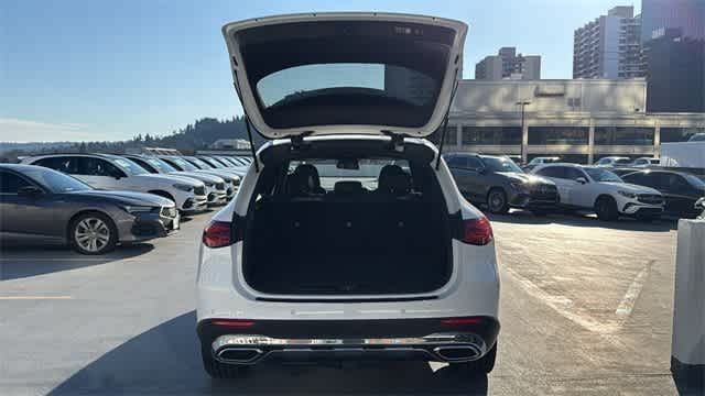 Thumbnail: 2025 Mercedes-Benz GLC - 8