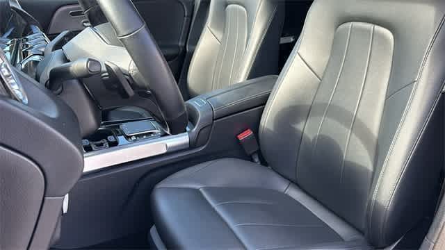 Thumbnail: 2021 Mercedes-Benz GLB - 51