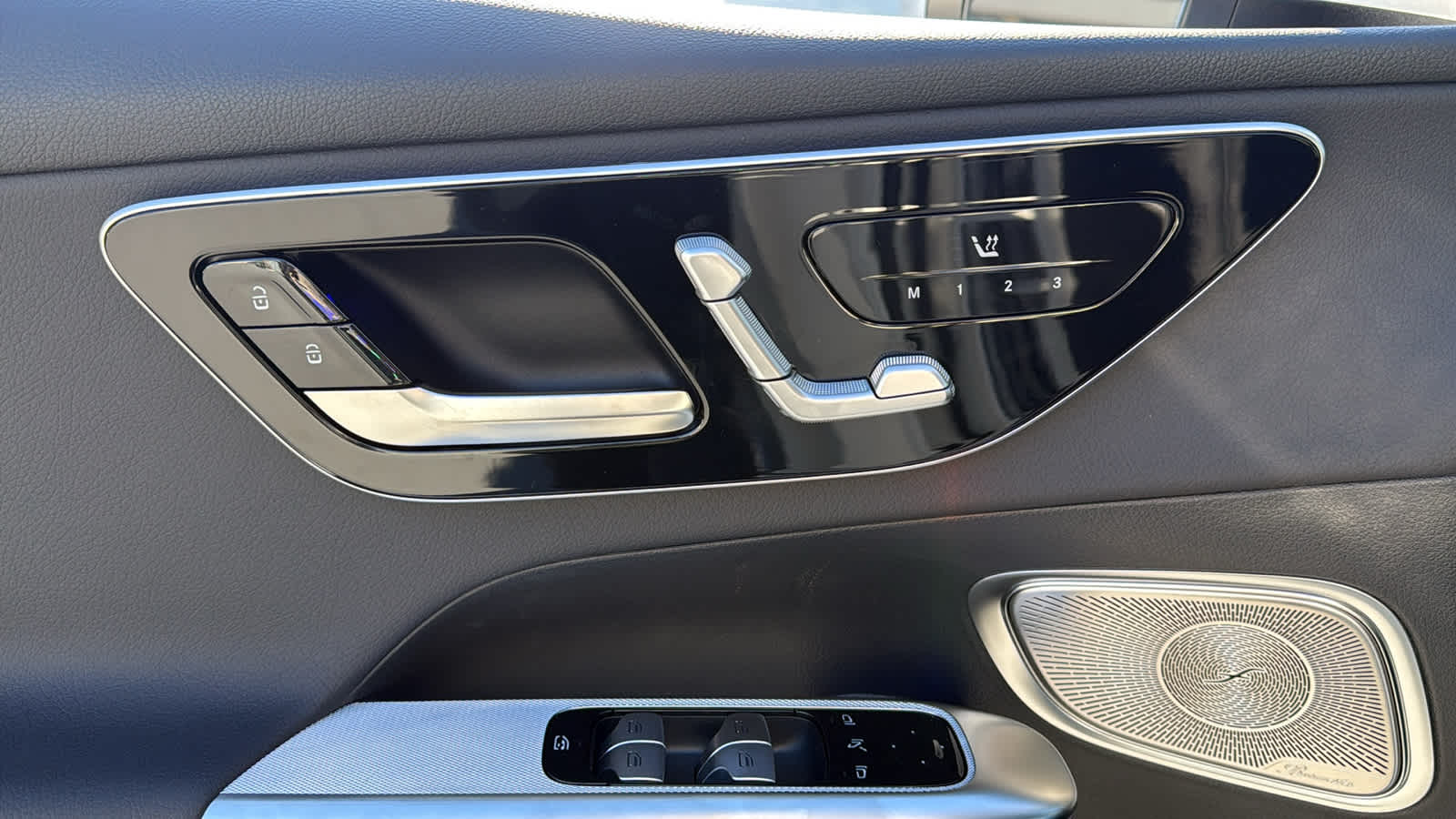 Thumbnail: 2026 Mercedes-Benz GLC - 17