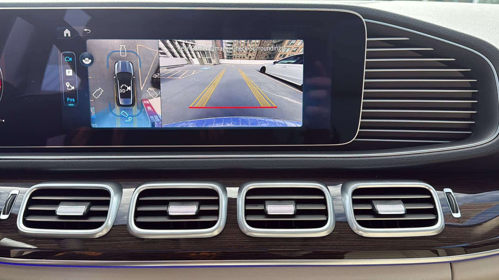 Thumbnail: 2026 Mercedes-Benz GLE - 23