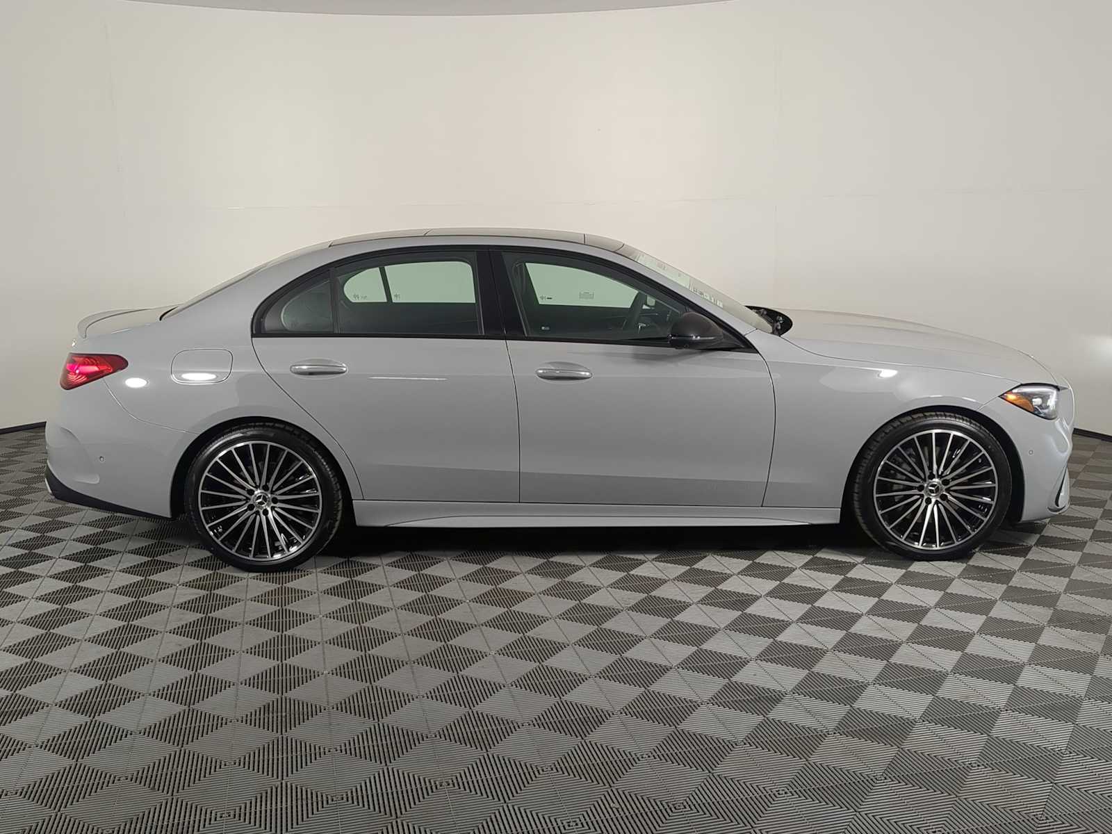 Thumbnail: 2025 Mercedes-Benz C-Class - 6