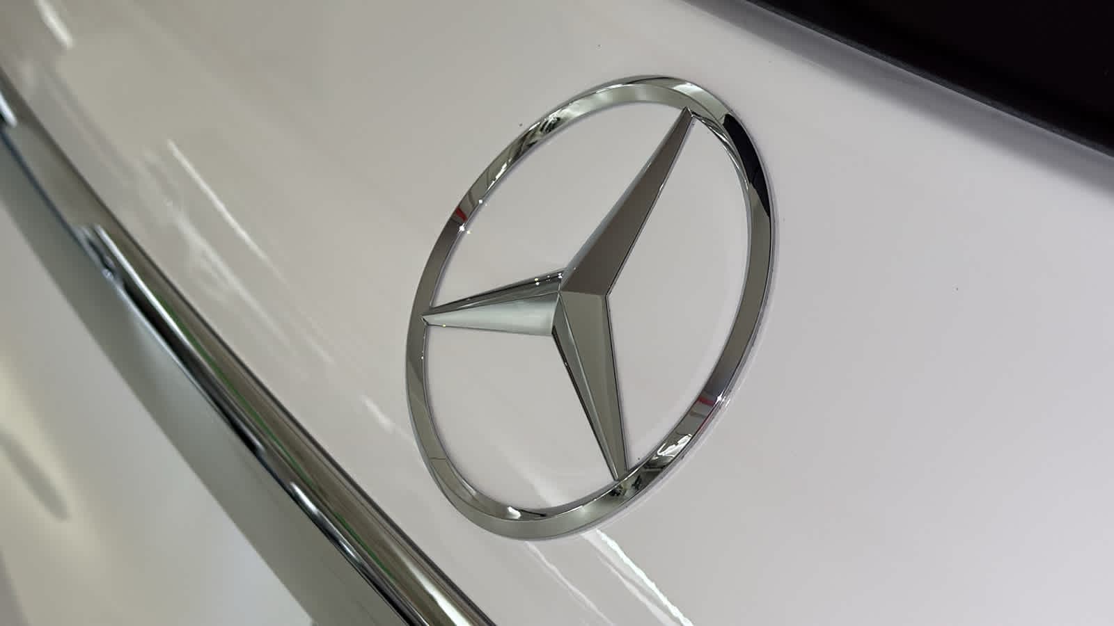 Thumbnail: 2026 Mercedes-Benz GL-Class - 9