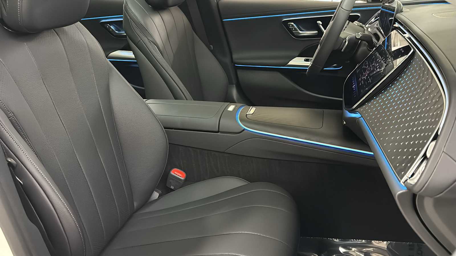 Thumbnail: 2026 Mercedes-Benz E-Class - 34
