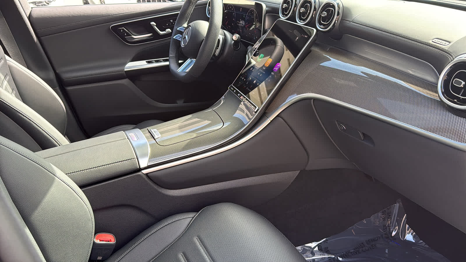 Thumbnail: 2026 Mercedes-Benz GLC - 37