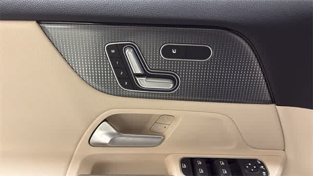 Thumbnail: 2022 Mercedes-Benz GLA - 19