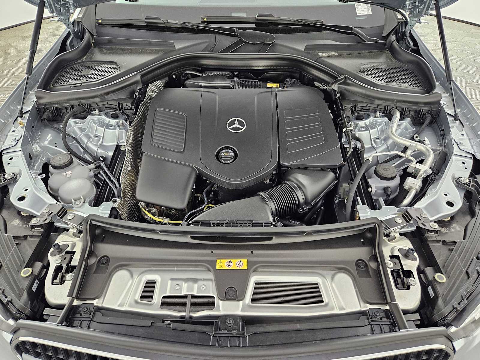 2025 Mercedes-Benz GLC 300 14