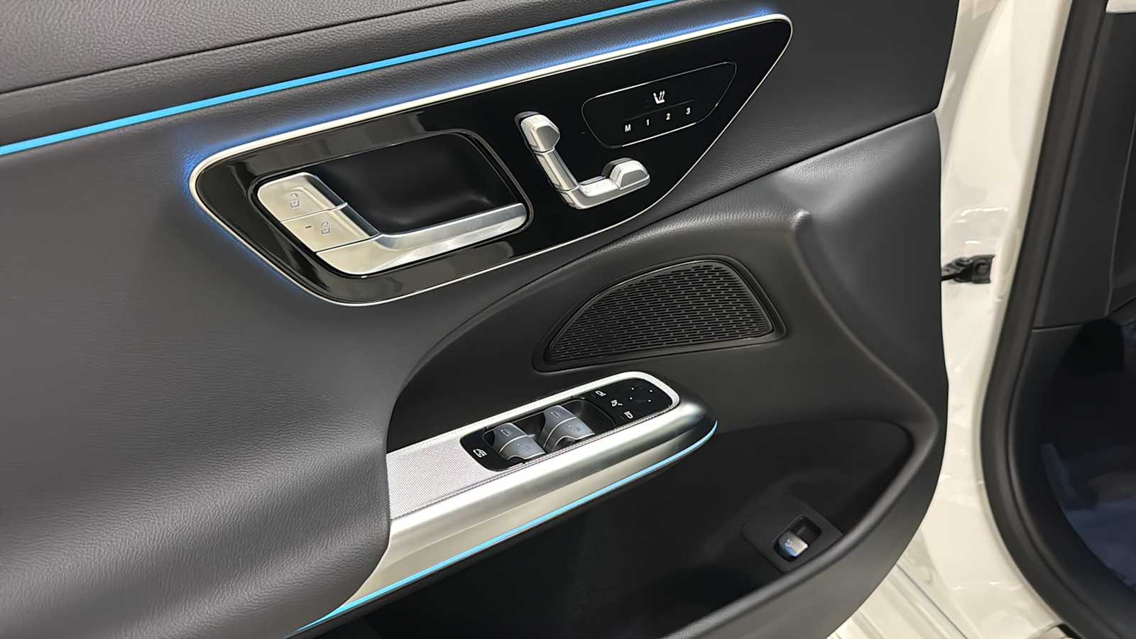 Thumbnail: 2026 Mercedes-Benz E-Class - 15