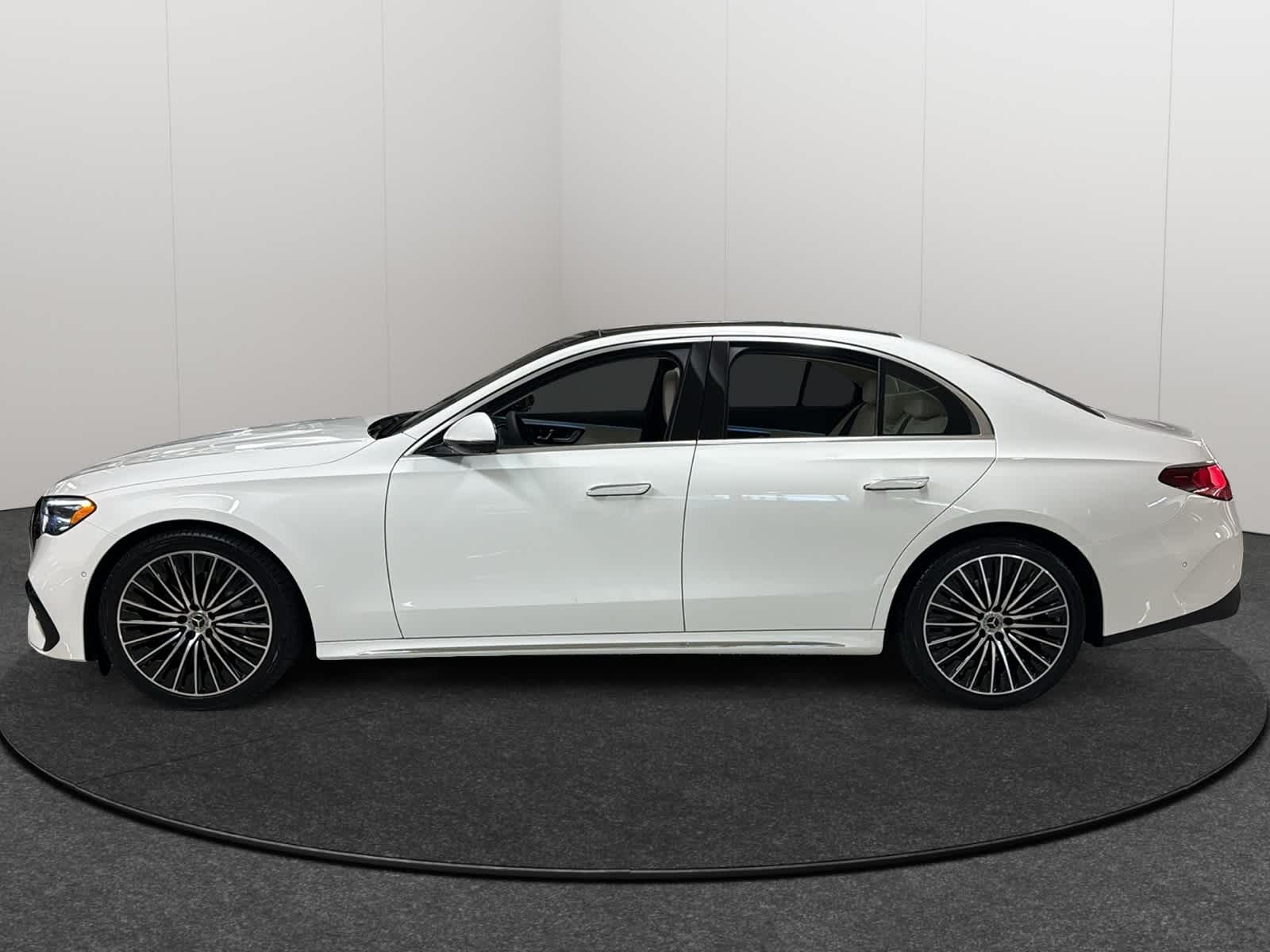 Thumbnail: 2026 Mercedes-Benz E-Class - 3