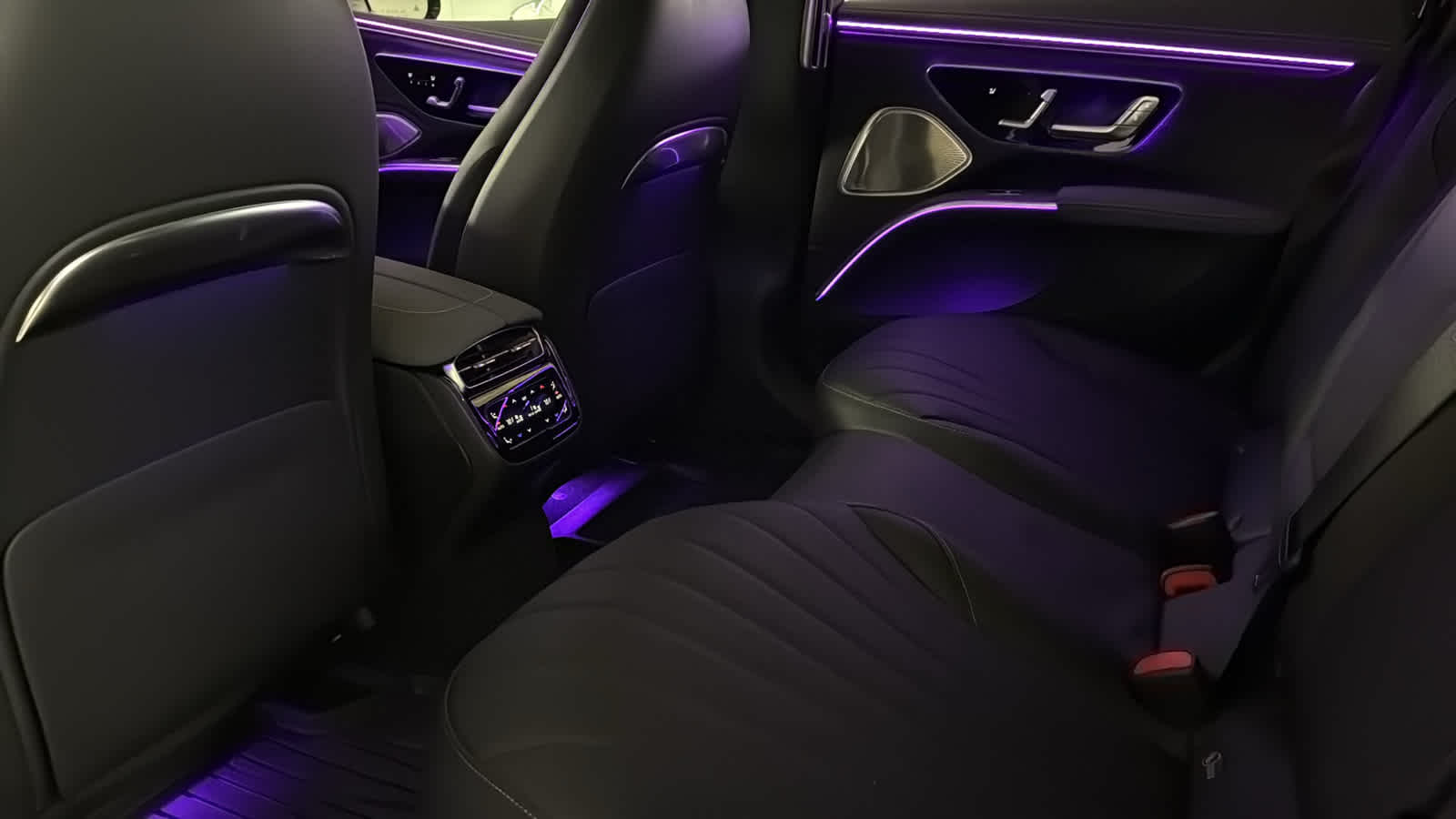 Thumbnail: 2025 Mercedes-Benz EQS - 29