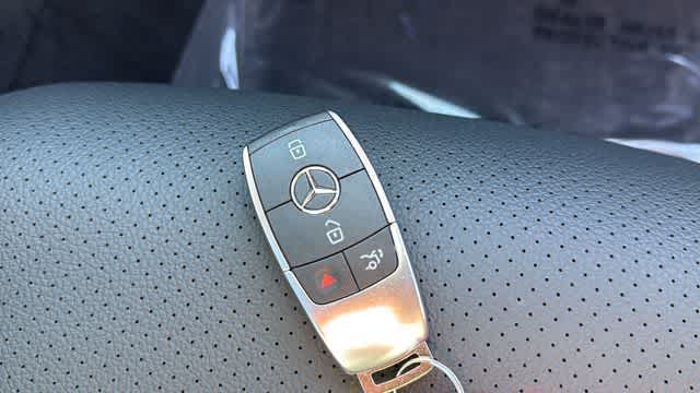 Thumbnail: 2025 Mercedes-Benz GLE - 38