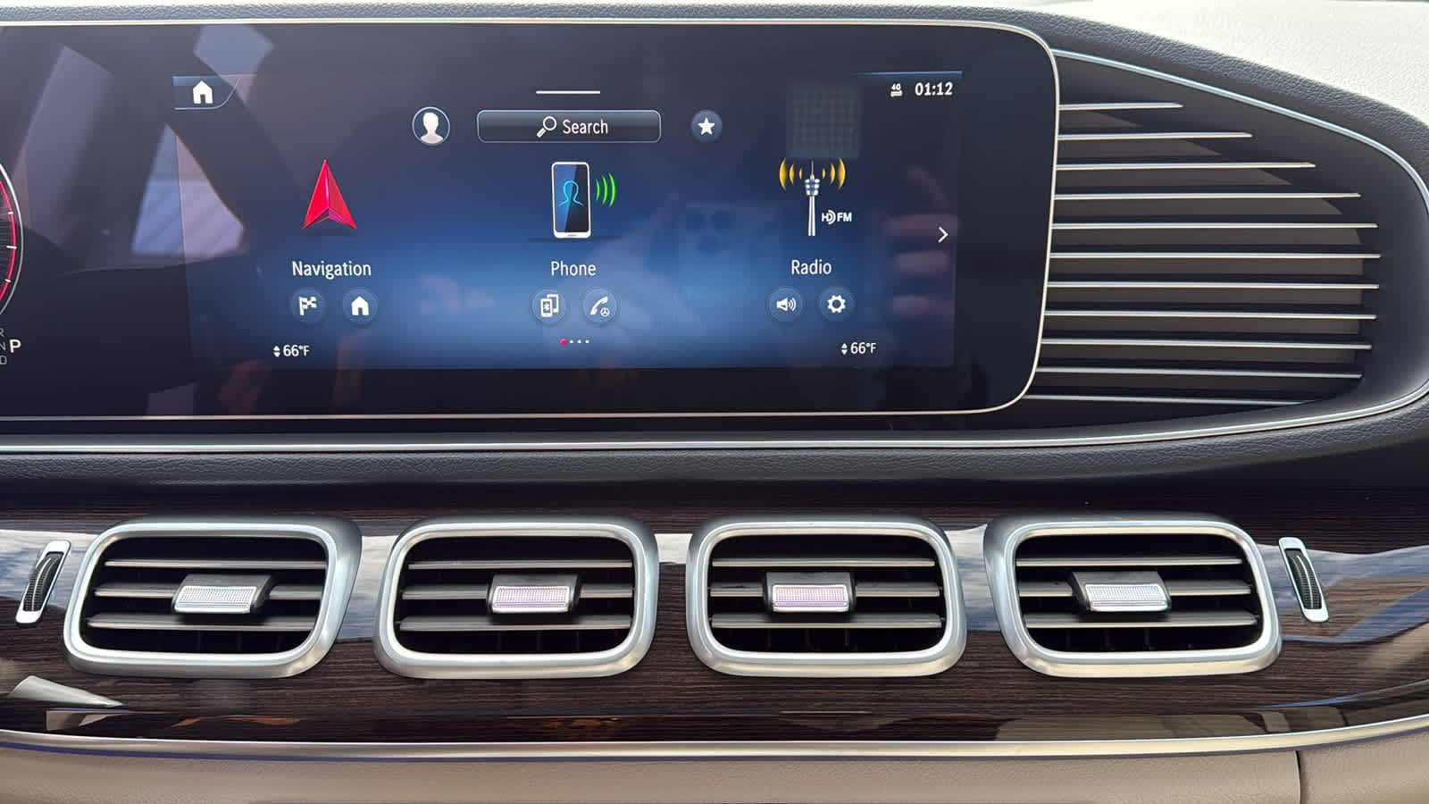 Thumbnail: 2026 Mercedes-Benz GLE - 22