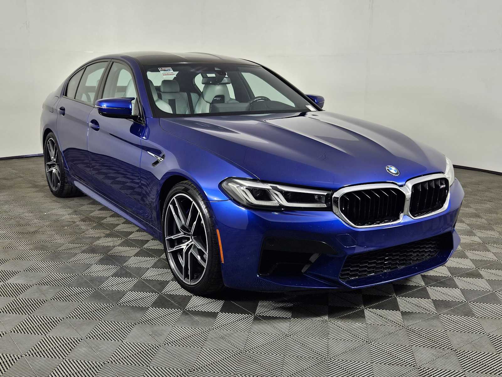 Thumbnail: 2021 BMW M5 - 7