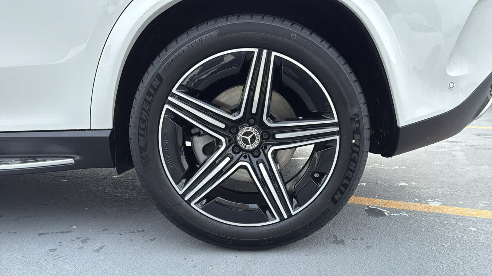 Thumbnail: 2026 Mercedes-Benz GLE - 10