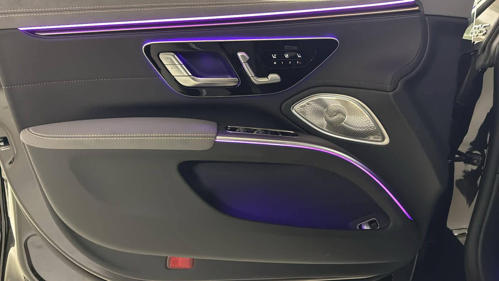 Thumbnail: 2025 Mercedes-Benz EQS - 14