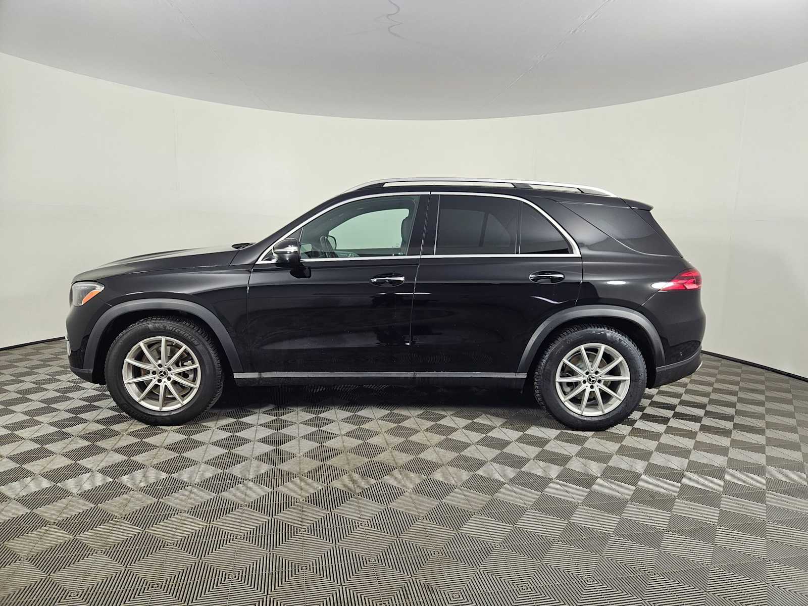 Thumbnail: 2024 Mercedes-Benz GLE - 2