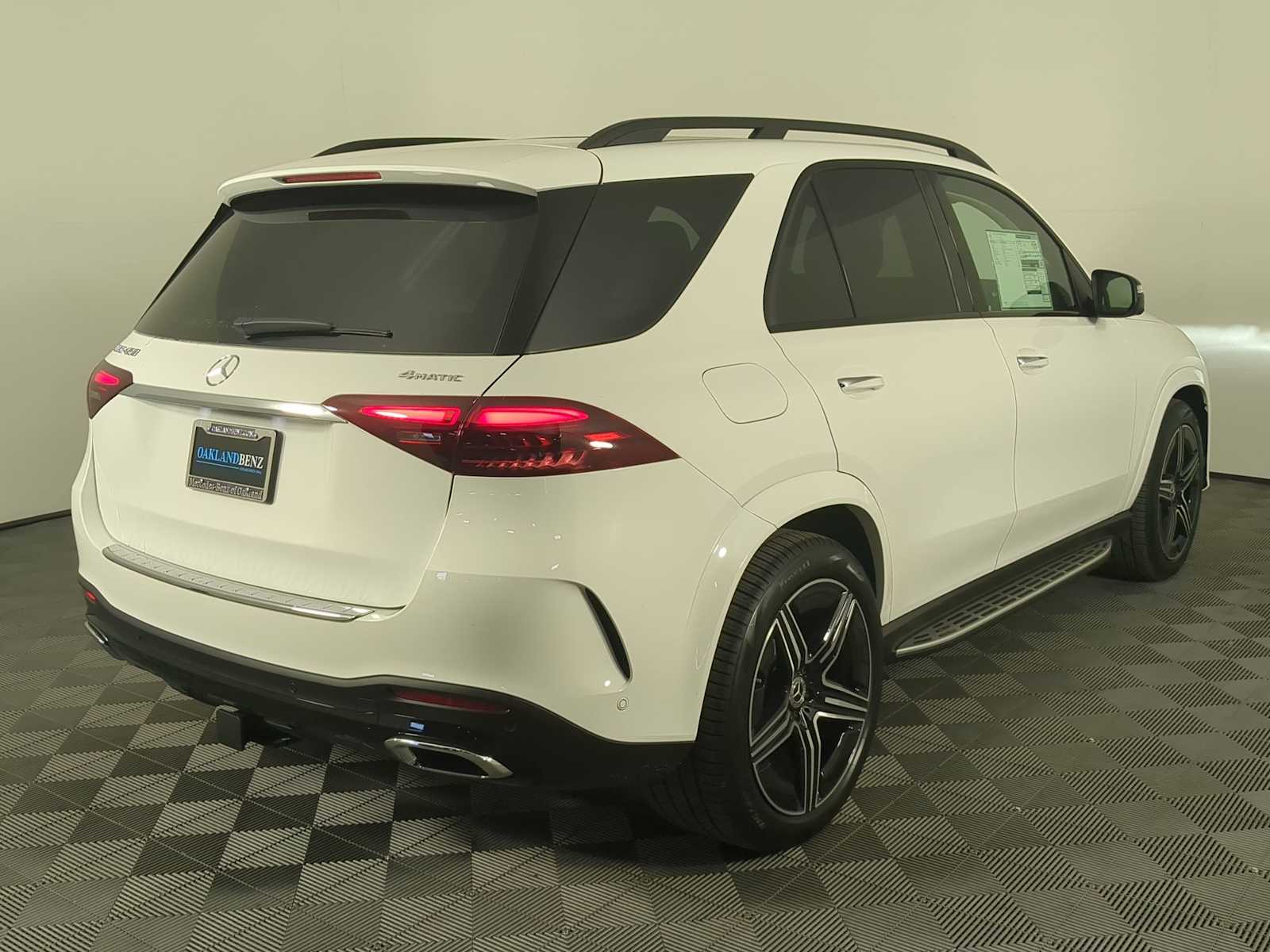 Thumbnail: 2026 Mercedes-Benz GLE - 5