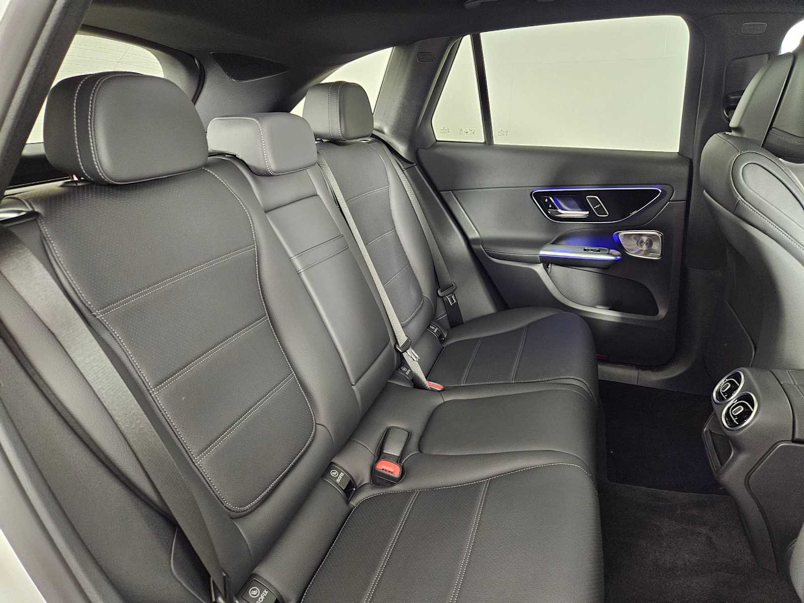 2025 Mercedes-Benz GLC 300 21
