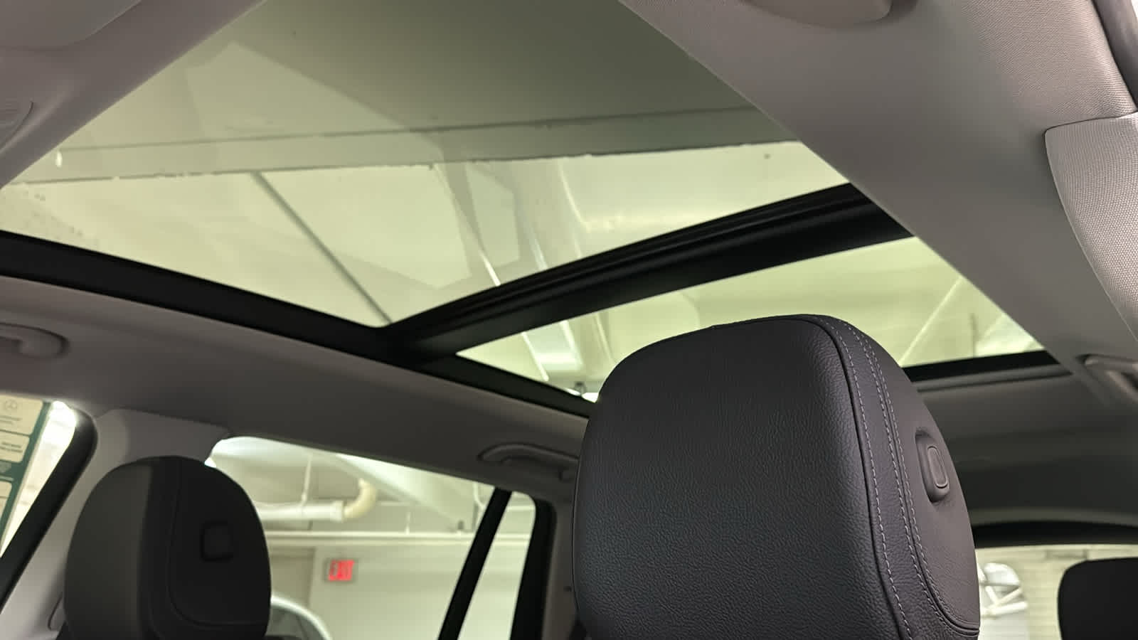 Thumbnail: 2025 Mercedes-Benz GLS - 28