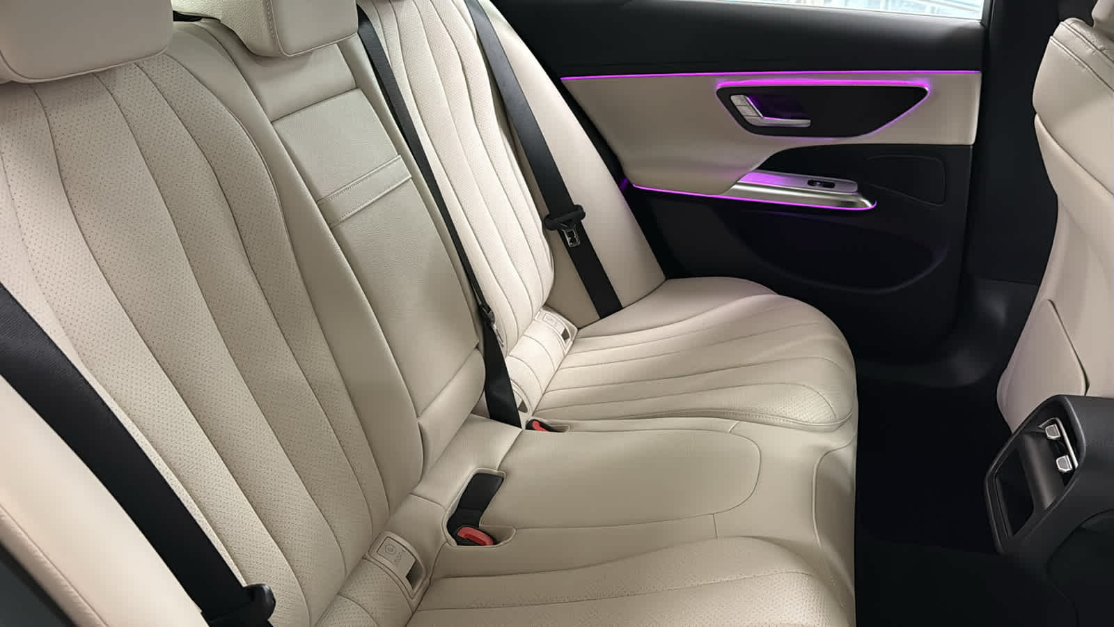 Thumbnail: 2026 Mercedes-Benz E-Class - 32