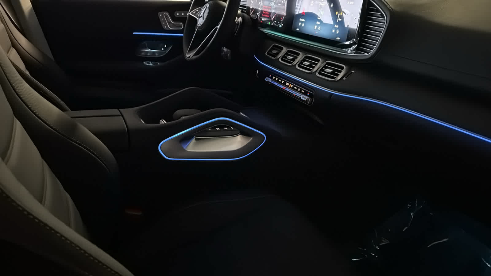 Thumbnail: 2026 Mercedes-Benz GLE - 37