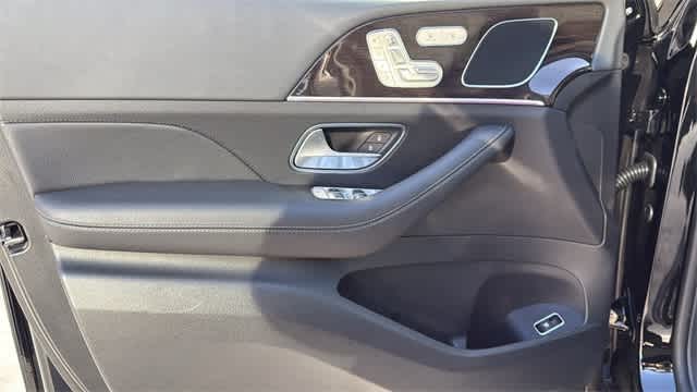 Thumbnail: 2025 Mercedes-Benz GLE - 34