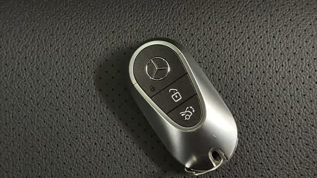 Thumbnail: 2026 Mercedes-Benz GLC - 35