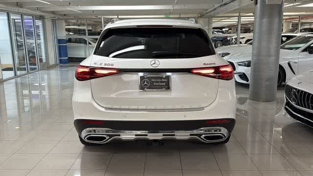 Thumbnail: 2026 Mercedes-Benz GLC - 7